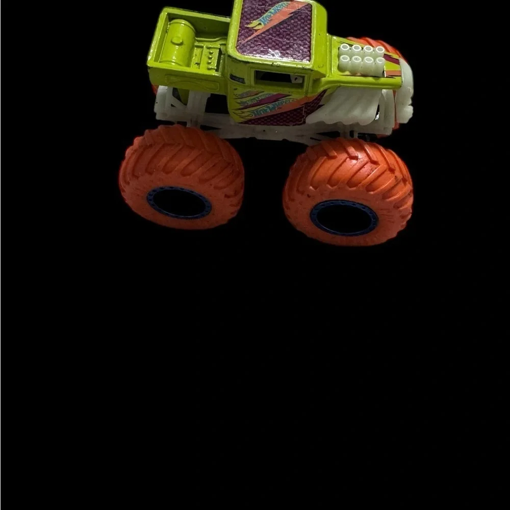 Bone shaker  Monster Truck Toy
